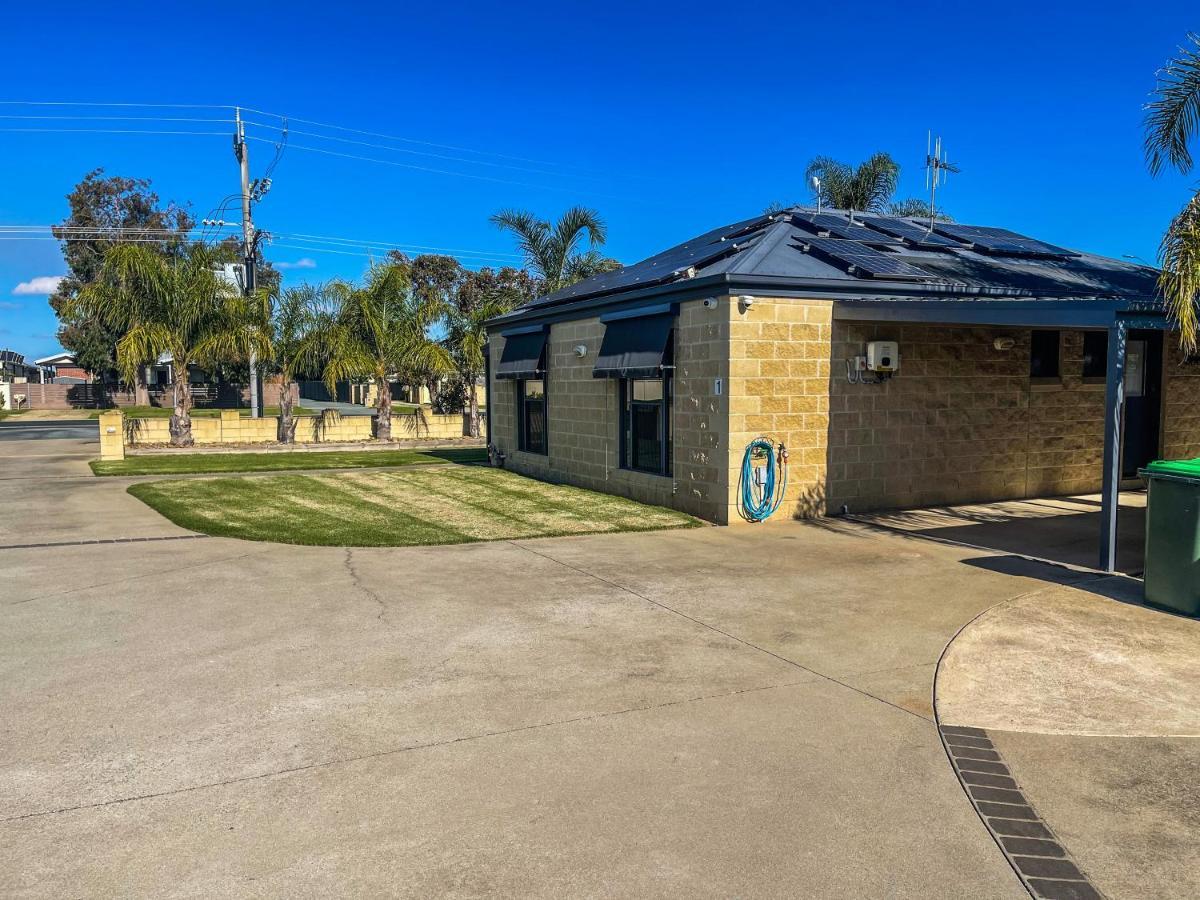 Dbj Holiday Units Mulwala Esterno foto