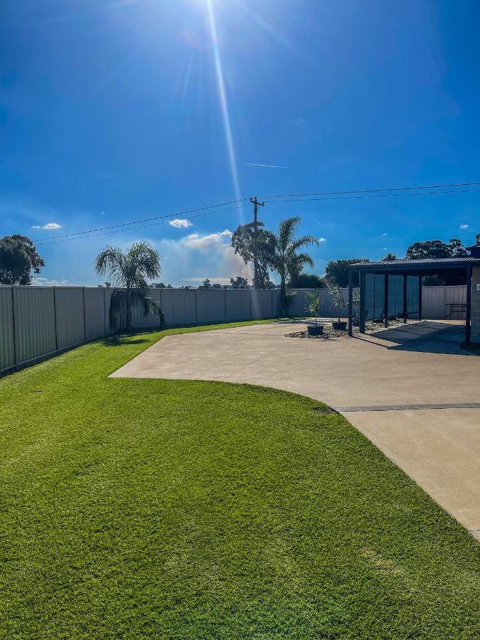 Dbj Holiday Units Mulwala Esterno foto