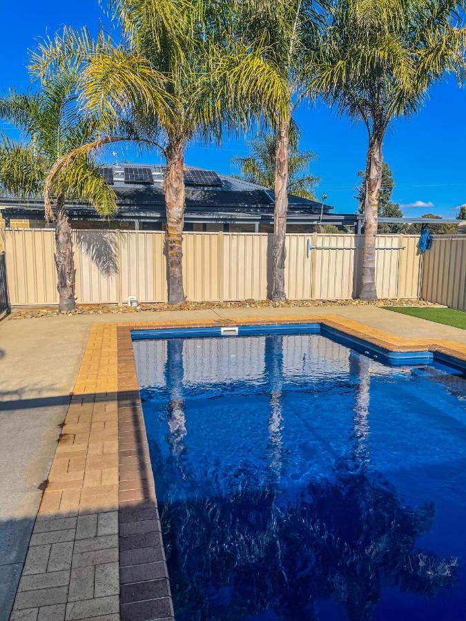 Dbj Holiday Units Mulwala Esterno foto