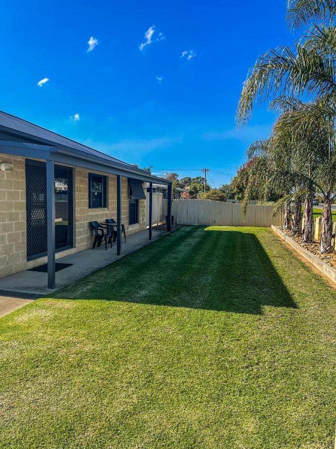 Dbj Holiday Units Mulwala Esterno foto