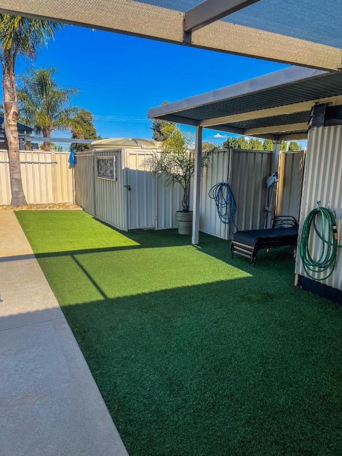 Dbj Holiday Units Mulwala Esterno foto