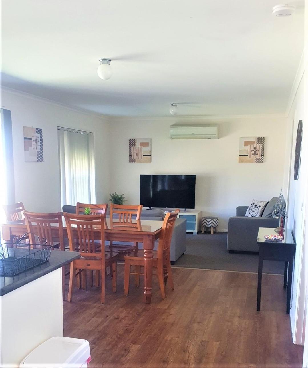 Dbj Holiday Units Mulwala Esterno foto