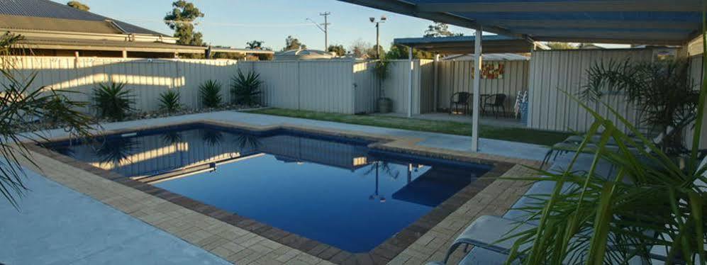 Dbj Holiday Units Mulwala Esterno foto